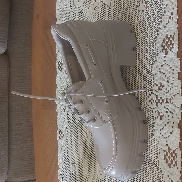 Just Fab Taupe Sofia Boat Lug Sole Loafer Sz 8.5 - Picture 10 of 16